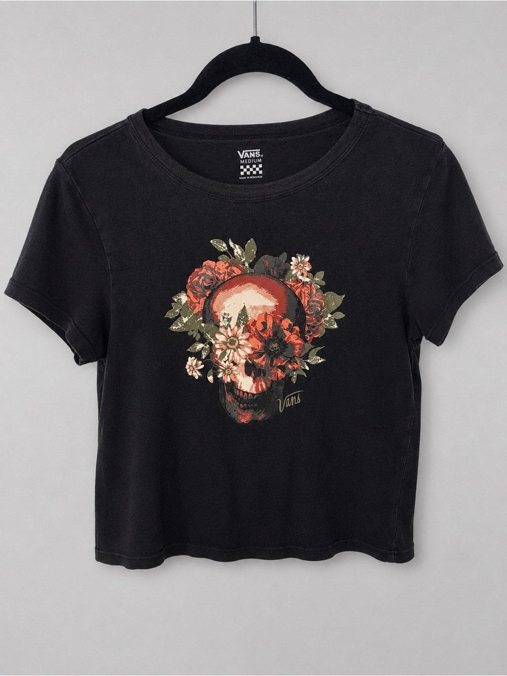 Vans Women’s Medium Black Skull Floral Graphic Cropped T-Shirt Goth Roses